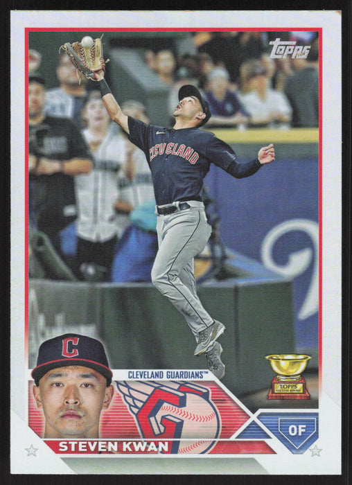 2023 Topps #116 Steven Kwan Rainbow Foil