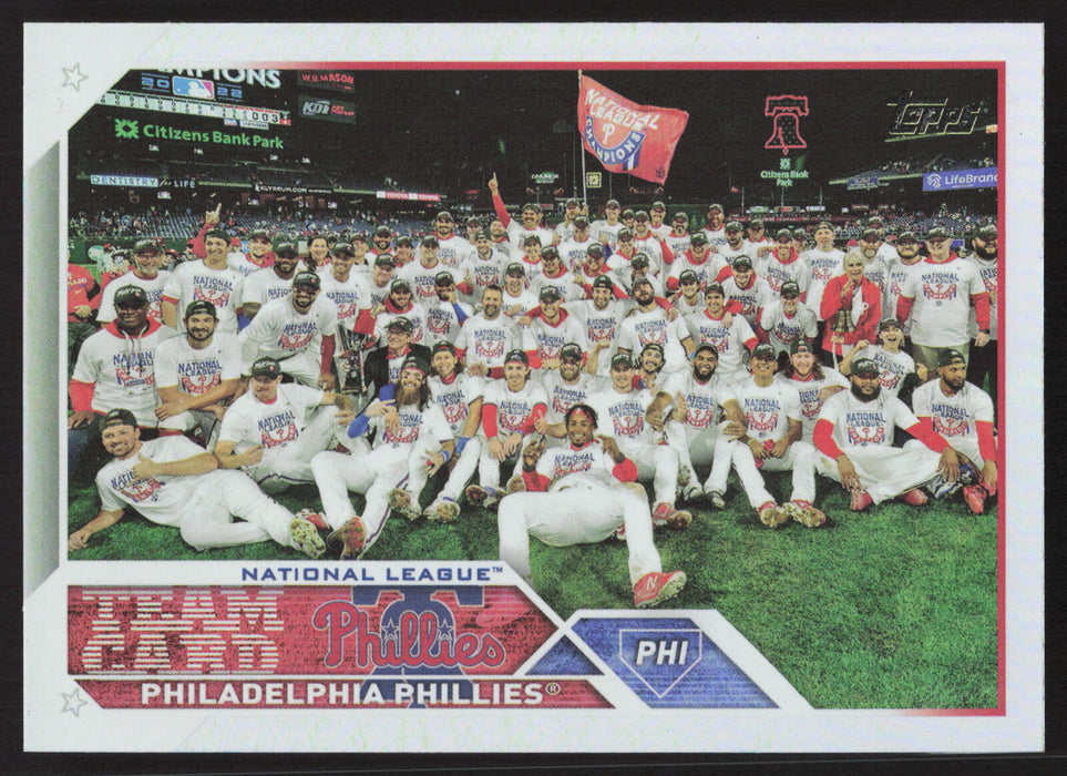 2023 Topps #567 Philadelphia Phillies Rainbow Foil